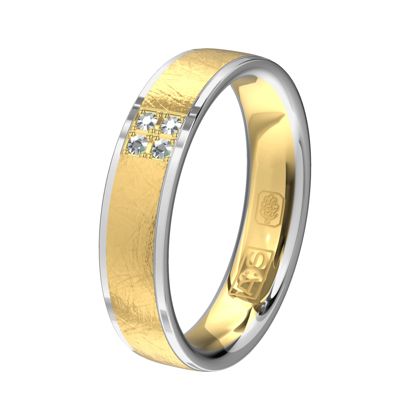 Net als jullie huwelijk, wil je je hele leven van je trouwring genieten. Deze ring met een ijsmat mattering en 4 briljant voldoet hieraan