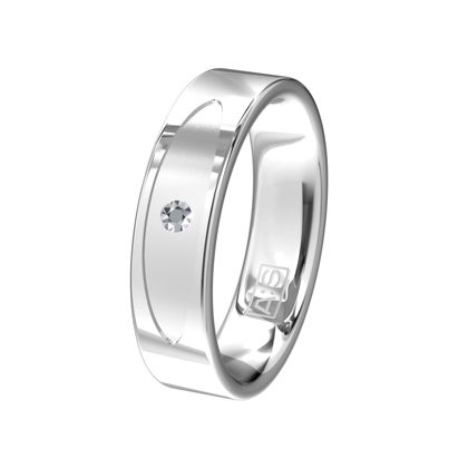 Deze ring wil je toch gewoon hebben! In de unieke verlaagde bewerking hebben onze diamantzetters heel elegant een briljant geplaatst.