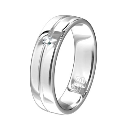 Deze zilveren ring schittert letterlijk! De hoogglans afwerking in combinatie met de prachtige briljant maakt dit alles tot een heel elegante ring.