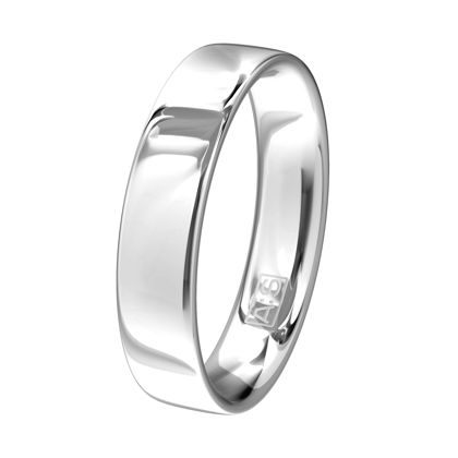 Wat een prachtige klassieke zilveren ring. De ronde binnenkant zorgt voor een heerlijk draagcomfort!